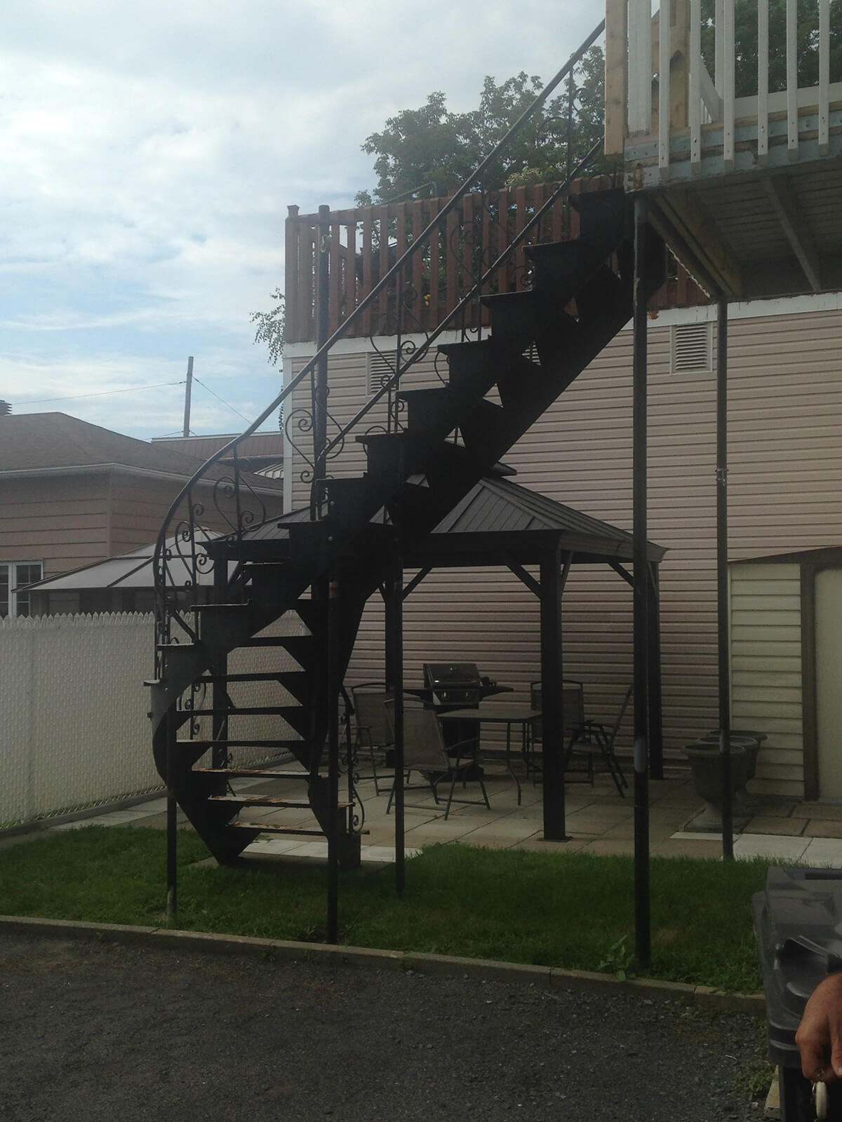 http://soudurelauziere.ca/medias/22/restauration-de-viel-escalier-metallique.jpg